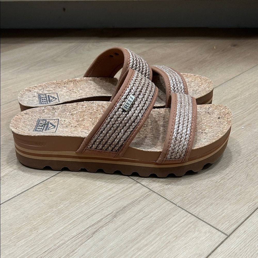 Reef Cushion Vista Hi, Chocolate Raftia Size 8